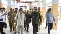 Wali Kota Gorontalo Marten Taha dan jajaran pemerintah mengunjungi pasar sentral. ( Foto : Gean)