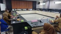Foto suasana Rapat Komis C DPRD Kota Gorontalo bersama OPD Mitra Guna mengevaluasi progres pekerjaan fisik di Kota Gorontalo. (Foto Alwi)