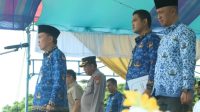 Sekda Boltim saat menjadi Irup peringatan HUT Korpri (Foto : Humas)