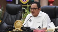 Foto Ketua Komisi C DPRD Kota Gorontalo saat memimpin Rapat Kerja Komisi C bersama dengan Dinas Terkait dalam agenda pembahasan Evaluasi Kegiatan tahun 2022 dan Rencana Kegiatan tahun 2023 (Foto Humas Istimewa)