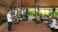 Dinas Kebudayaan dan Pariwisata Kabupaten Banyuwangi mengisi momen Ramadan dengan kegiatan sosial yang salah satunya merupakan tali asih kepada pelaku pariwisata secara langsung, Bupati Ipuk Fiestiandani dan Kadisbudpar Muhammad Yanuar Bramuda memberikan tali asih di Pendopo Pelinggihan Disbudpar Banyuwangi. Selasa, (04/04/2023).