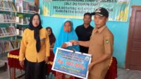 Pemerintah Desa (PemDes) Ketaping, Kecamatan Manna, Kabupaten Bengkulu Selatan menyalurkan Bantuan Langsung Tunai Dana Desa (BLT-DD) tahap 4, 5, dan 6 Tahun Anggaran 2023, di Balai Desa setempat, Selasa (11/04/23).
