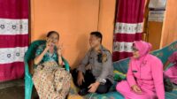 Bersama Bhayangkari Kapolsek Kota Kisaran Berikan Bantuan Kepada Janda Purnawirawan Polri