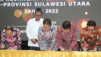 Caption Foto : Bupati Minahasa Selatan Franky Donny Wongkar, SH hasil pemeriksaan keuangan daerah dari BPK RI dengan meraih opini WTP, di Kantor BPK Perwakilan Provinsi Sulawesi Utara di Manado, Senin, 15 Mei 2023.