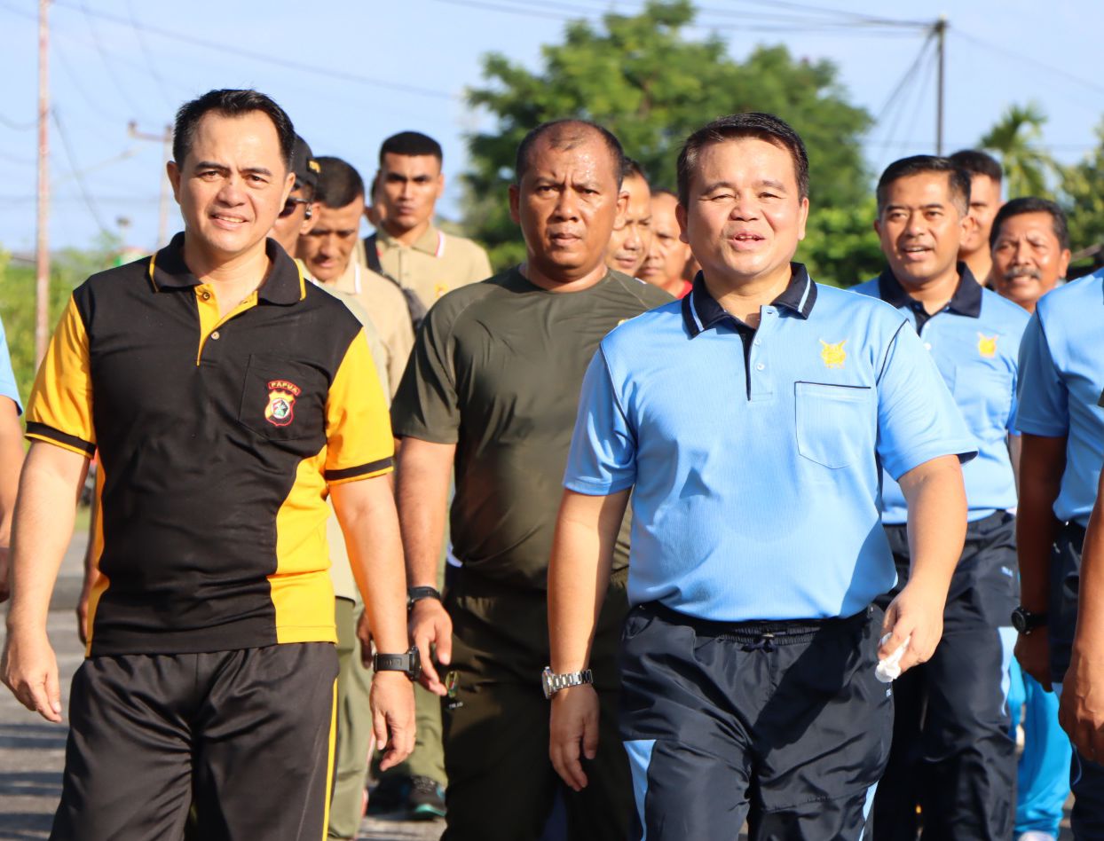 Kapolres Biak Numfor bersama Pangkoopsud III dan Pimpinan TNI/Polri Jalan Santai bersama