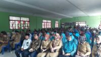Gambar : Pejabat (Pj) Bupati Bolaang Mongondow Ir, Limi Mokodompit MM, melakukan kunjungan kerja di Kecamatan Lolayanan, bertempat balai pertemuan umum Desa Mopait, Senin (7/8/2023).