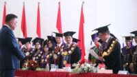 Bupati Minahasa Selatan Franky Donny Wongkar, SH., hadir pada Sidang Terbuka Senat Universitas Sam Ratulangi Manado dalam rangka Penganugerahan Gelar Doktor Honoris Causa Bidang Ilmu Manajemen Kepada Gubernur Sulawesi Utara Bapak Prof. (H.C.) Olly Dondokambey, SE., bertempat di Auditorium Universitas Sam Ratulangi Manado, (21/09/2023).