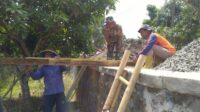 Terus Dikebut Pembangunan Pos Kamling di Lokasi TMMD Purwogondo