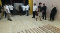Bawaslu Boltim Awasi Distribusi Logistik Pemilu di Gudang KPU Bawaslu Boltim Awasi Distribusi Logistik Pemilu di Gudang KPU