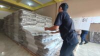 KPU Boltim Menerima 1.299 Logistik Kotak Suara Pemilu 2024