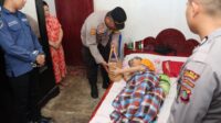 Polres Kotamobagu Gelar Kegiatan Door To Door Baksos: Kapolres Kotamobagu AKBP Dasveri Abdi SIK Di Doakan Masyarakat Polres Kotamobagu Gelar Kegiatan Door To Door Baksos: Kapolres Kotamobagu AKBP Dasveri Abdi SIK Di Doakan Masyarakat
