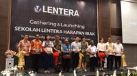Peluncuran SLH ditandai dengan Pengguntingan pita oleh Dr. James T. Riady selaku Pendiri dan Ketua Pembina YPPH