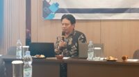 Salah satu narasumber dari Badan Riset dan Inovasi Nasional, Abdul Jamil Wahab memaparkan tema Penguatan Peran Media dalam Sosialisasi Moderasi Beragama. Foto: Clementine Roesiani