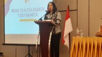 Kepala Bagian Perekonomian dan Kerja Sama Setda Kota Yogyakarta, R.R. Andarini memaparkan FGD adalah tindak lanjut dari hasil rapat dan koordinasi berbagai pihak. Foto: Clementine Roesiani