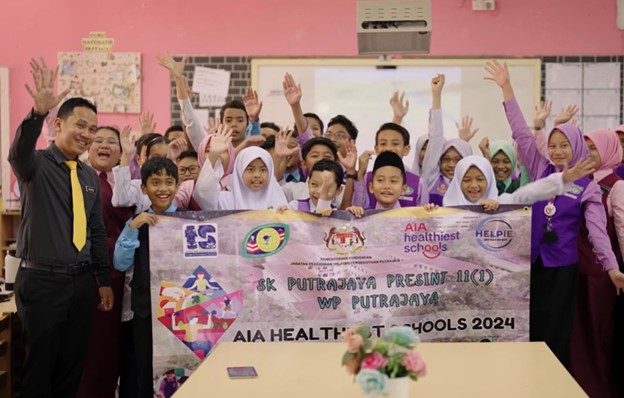 SK Putrajaya Presint 11(1) Malaysia menciptakan aplikasi HELPIE untuk meningkatkan kesejahteraan fisik dan mental siswa 