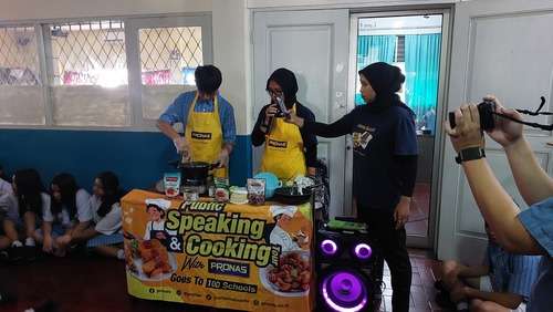 Kegiatan memasak bersama Pronas di SMP Santo Antonius. Sumber : Dok. Pribadi