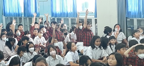 Potret antusiasme para siswa dalam sesi seminar public speaking (Sumber: dokumentasi pribadi)