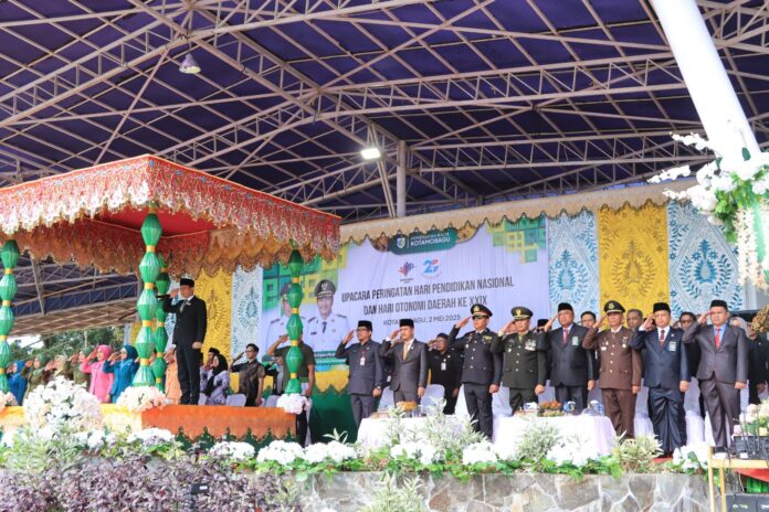 Hadiri Peringatan Hardiknas, Kapolres Kotamobagu Perkuat Sinergi Bersama Forkopimda Dukung Kemajuan Pendidikan