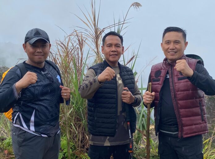Kapolres Kotamobagu Pimpin Giat Hiking, untuk Perkuat Sinergitas dan Team Building di Jajarannya