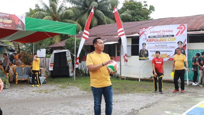 Euforia Sambut Hari Bhayangkara ke-79, Kapolres Kotamobagu Resmi Buka Open Turnamen Voli Ball Kapolres Cup