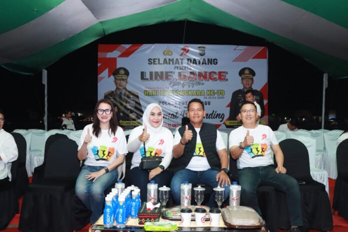 Lomba Line Dance Digelar Spektakuler, Puluhan Ribu Pasang Mata Tersihir Aksi Panggung Memukau