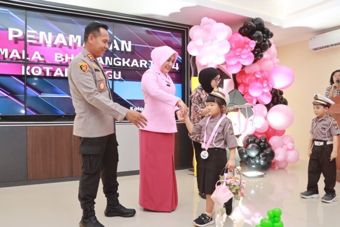 Kapolres Kotamobagu Hadiri Acara Penamatan Siswa TK yang Digelar oleh Yayasan Kemala Bhayangkari