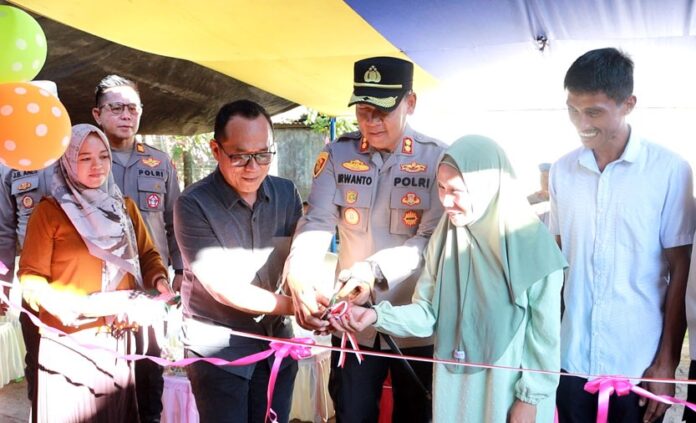 Wujud Nyata Polri untuk Masyarakat, Kapolres Kotamobagu Resmikan Bedah Rumah Warga Molinow