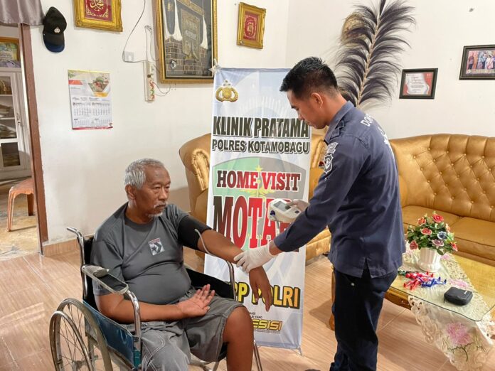Melalui Program Inovasi “MOTABI” Kapolres Kotamobagu, Seksi Kedokteran Kesehatan Gelar Home Visit Personel