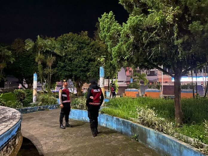 Taman Kota Berangsur “Bersih” Pasca Patroli Polres Kotamobagu Rutin Sambangi Tiap Malam