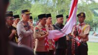 Tim Sidokkes Polres Kotamobagu sigap memberikan pemeriksaan dan pengobatan kepada warga terdampak kebakaran di Kelurahan Gogagoman, Kecamatan Kotamobagu Barat, Jumat (22/8/2025).