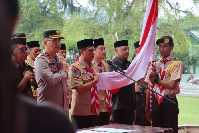Tim Sidokkes Polres Kotamobagu sigap memberikan pemeriksaan dan pengobatan kepada warga terdampak kebakaran di Kelurahan Gogagoman, Kecamatan Kotamobagu Barat, Jumat (22/8/2025).