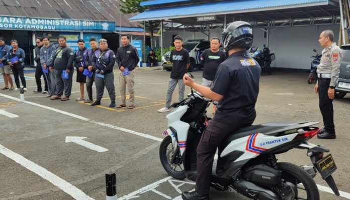 Program Motabi Kapolres Kotamobagu, “Moyotakin GO-JEK”, Sat Lantas Polres Kotamobagu Gelar Pelatihan Safety Riding