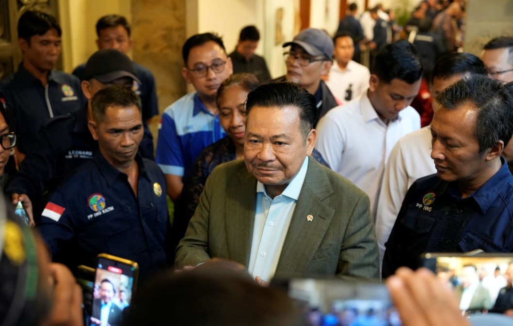 Wamenko Otto Hasibuan saat membuka Rapat Kerja Nasional Ikatan Wartawan Online (Rakernas IWO) di Jakarta, Rabu, 22 Oktober 2025. (Foto: Agung/TN)