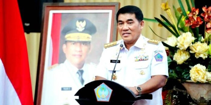 Gubernur Sulut Mayjen TNI (Purn) Yulius Selvanus, SE