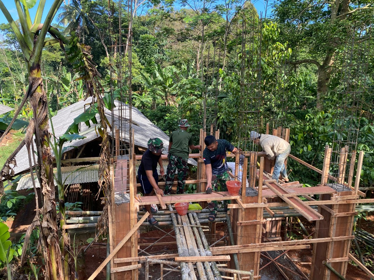 TNI Manunggal Air, Satgas TMMD Kebut Sumur Bor untuk Warga Gedong