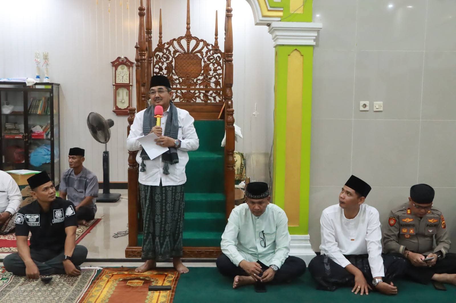 Safari Ramadan di Kuala Betara, Bupati Anwar Sadat Pererat Silaturahmi dan Paparkan Program Pembangunan Daerah